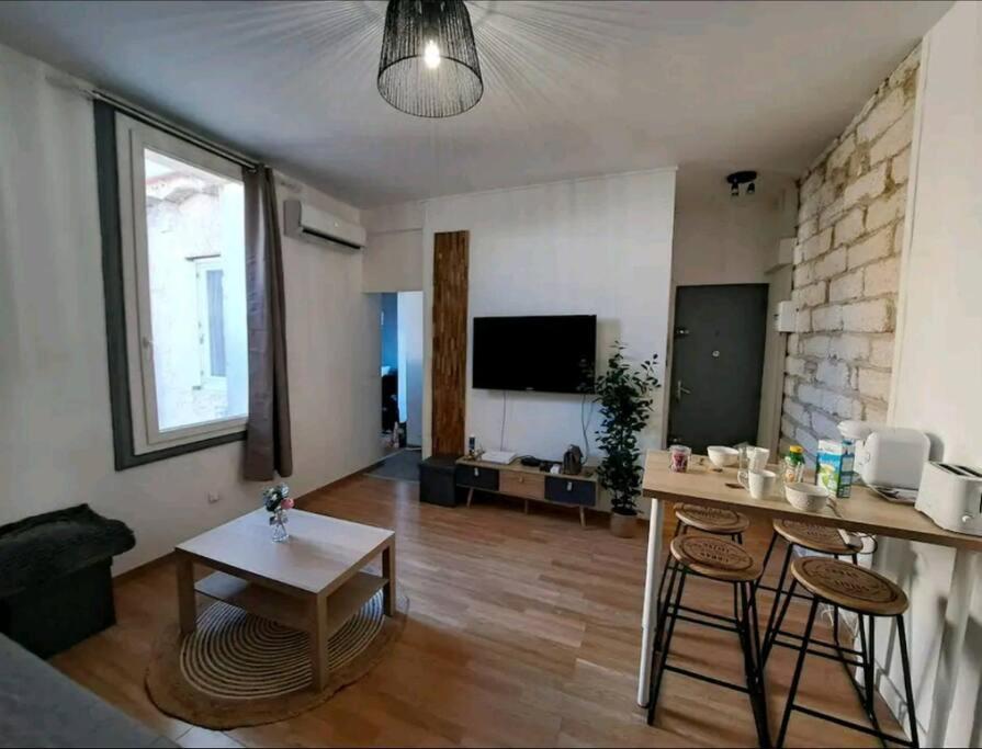 Logement Cosy Pour 4, Wifi, Centre Ville Montpellier Esterno foto