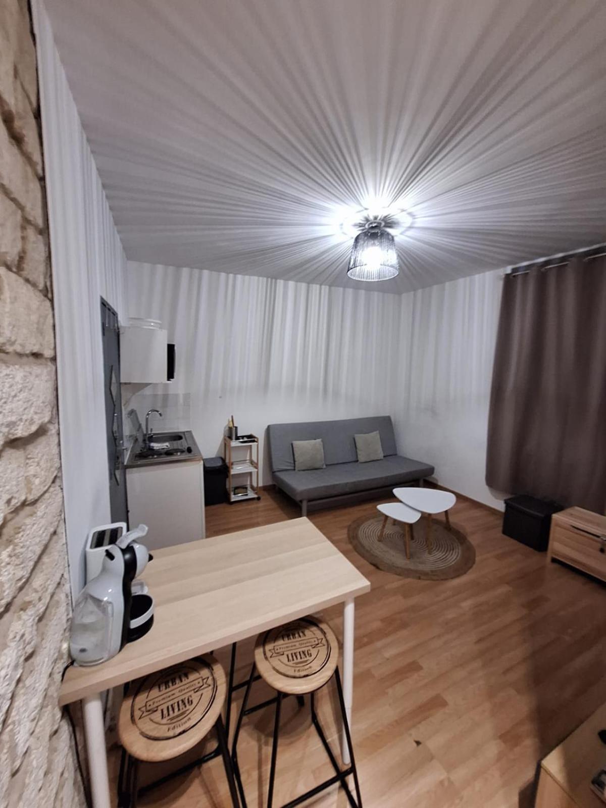 Logement Cosy Pour 4, Wifi, Centre Ville Montpellier Esterno foto